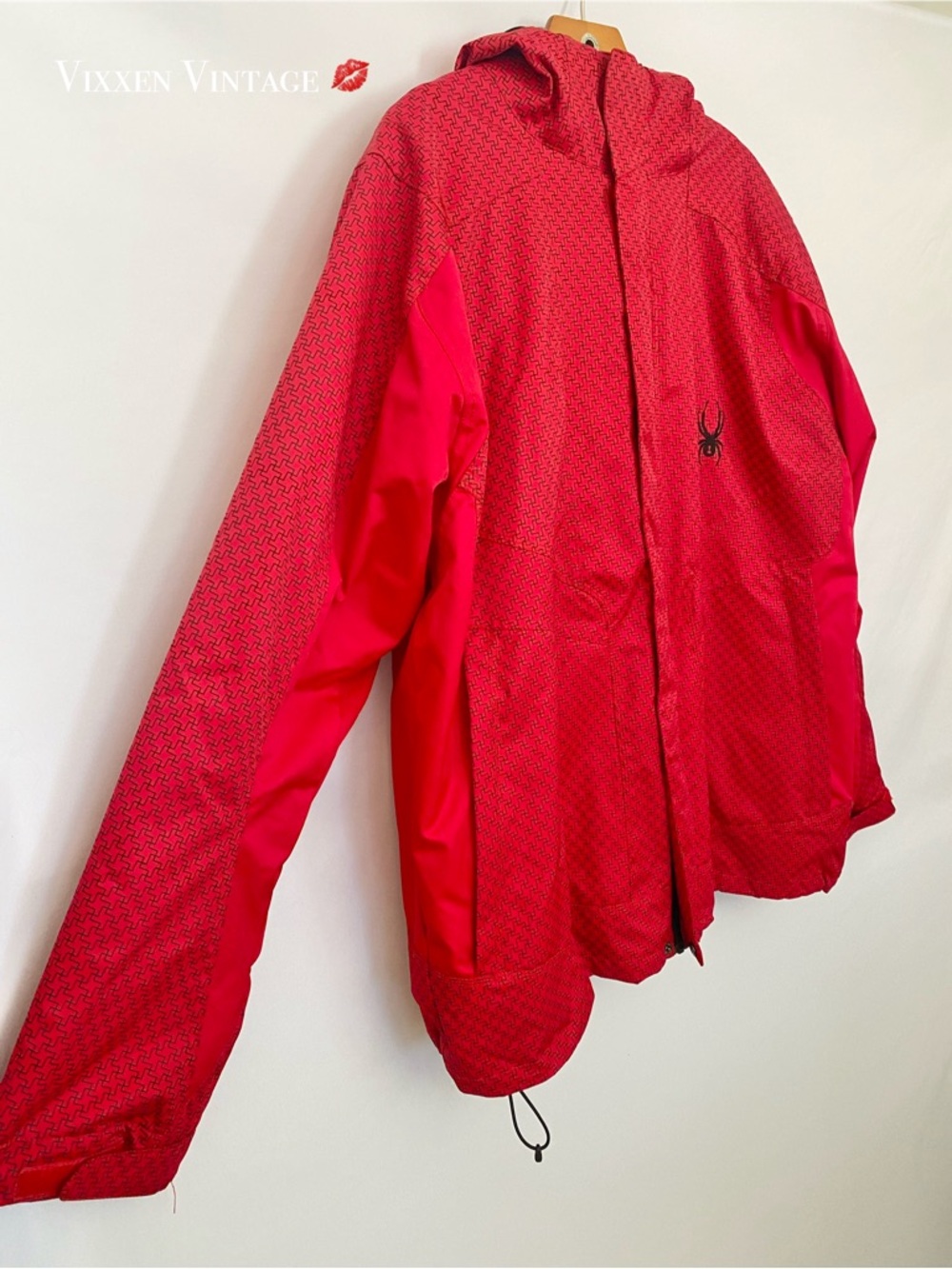 SPYDER GEO PRINT FLEECE LINED SKI & SNOWBOARD HOODED JACKET IN SPYDER RED